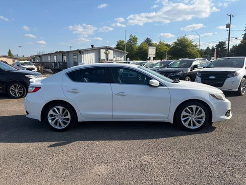 Used 2017 Acura ILX FWD image 2