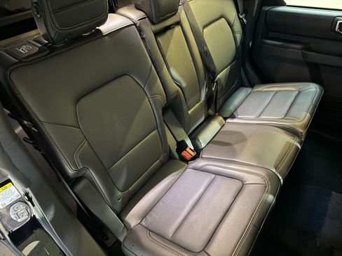 Used 2025 Ford Bronco Badlands image 49