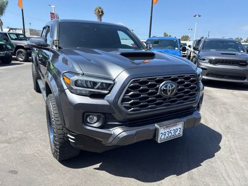 Used 2021 Toyota Tacoma TRD Sport w/ TRD Premium Sport Package RWD image 6