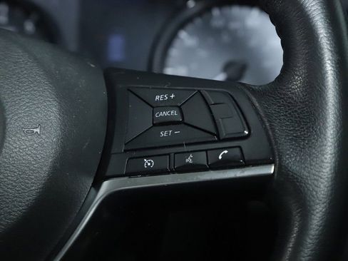 Used 2018 Nissan Rogue SV image 24