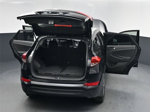 Used 2016 Hyundai Tucson SE w/ Option Group 02 image 16