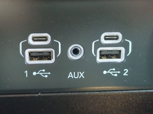 Used 2024 Jeep Grand Cherokee Limited image 25