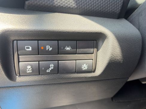 Used 2023 Nissan Kicks S FWD image 7