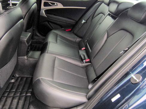 Used 2019 Genesis G70 2.0T Sport image 19