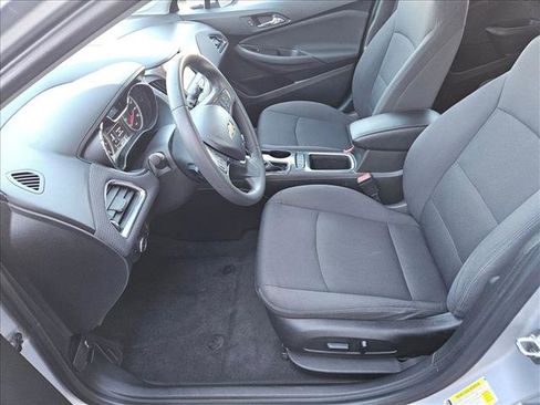 Used 2019 Chevrolet Cruze LT w/ Convenience Package image 14