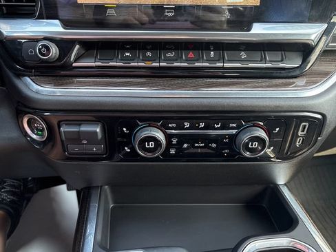 Used 2024 Chevrolet Silverado 1500 RST w/ Convenience Package II AWD/4WD image 16