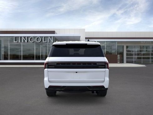 New 2026 Lincoln Navigator Reserve AWD/4WD image 5
