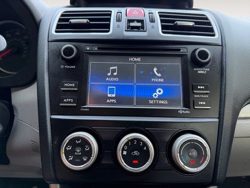 Used 2017 Subaru Forester 2.5i AWD/4WD image 7