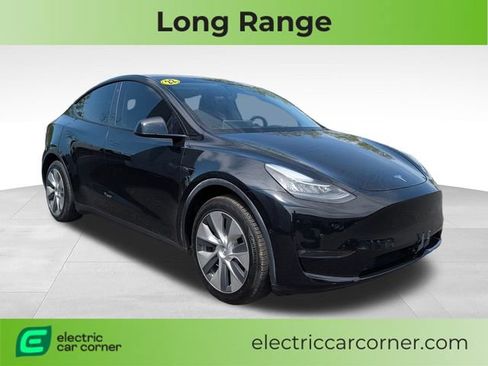 Used 2022 Tesla Model Y Long Range AWD/4WD image 1