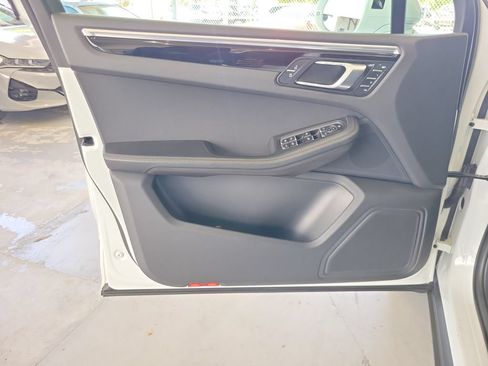 Used 2023 Porsche Macan Turbo AWD/4WD image 19