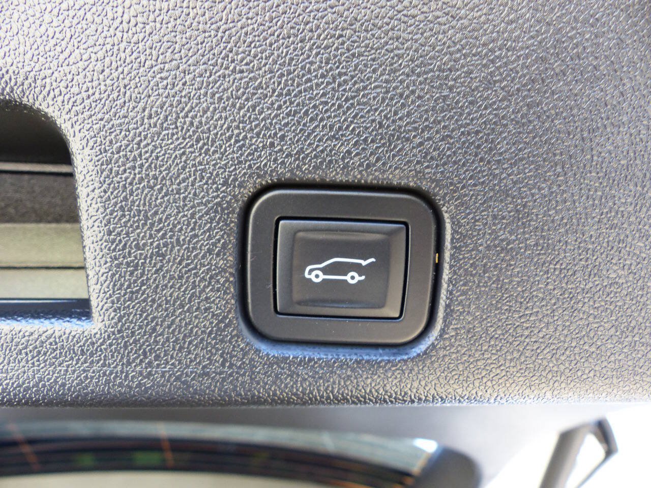 Used 2025 Buick Enclave Sport Touring AWD/4WD image 24