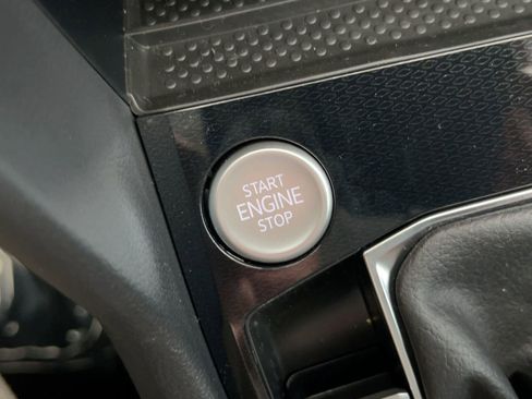 New 2026 Volkswagen Taos SE image 25