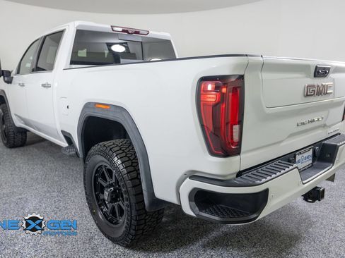Used 2022 GMC Sierra 3500 Denali w/ Technology Package AWD/4WD image 5