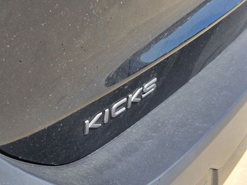 Used 2025 Nissan Kicks SV image 23