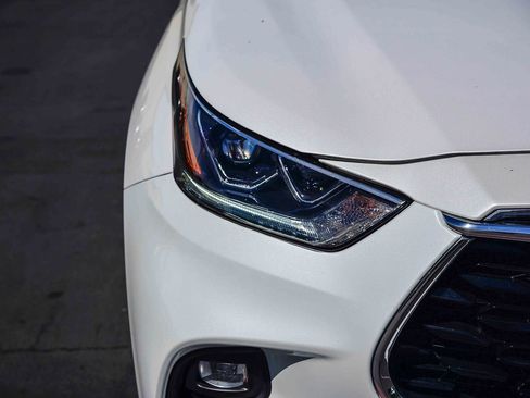 Used 2024 Toyota Highlander Limited image 12