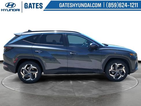 Used 2022 Hyundai Tucson SEL w/ Convenience + Premium Package FWD image 3