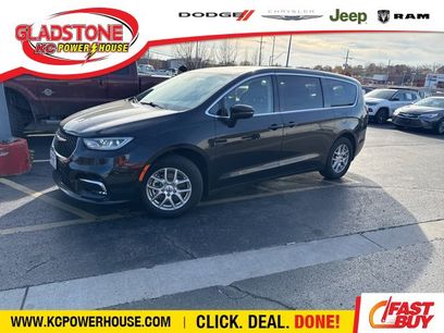 Used 2023 Chrysler Pacifica Touring-L
