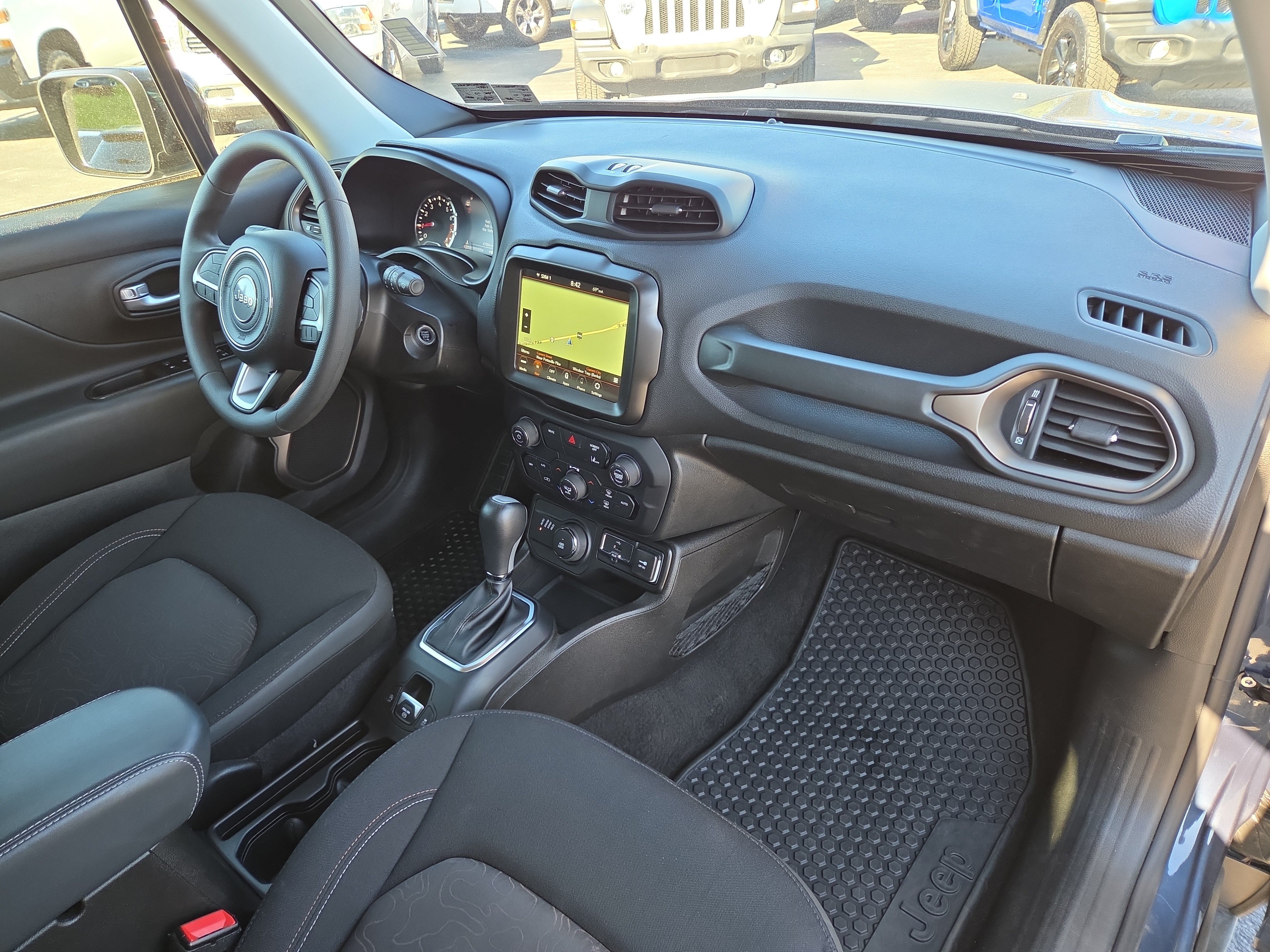 Certified 2023 Jeep Renegade Latitude AWD/4WD image 19