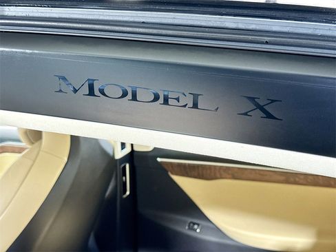 Used 2017 Tesla Model X 90D image 29