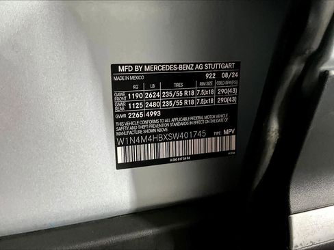 Used 2025 Mercedes-Benz GLB 250 4MATIC image 30