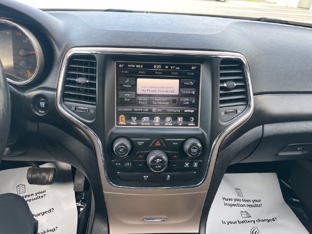 Used 2014 Jeep Grand Cherokee Laredo w/ 18" Wheel & 8.4" Radio Group AWD/4WD image 33