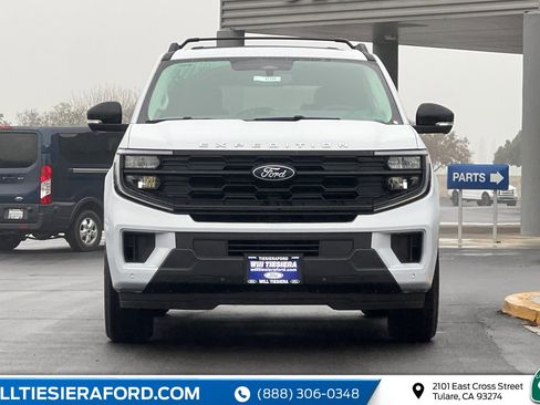 New 2025 Ford Expedition Active image 4