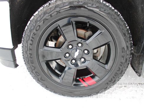 Used 2017 Chevrolet Silverado 1500 LT w/ Redline Edition image 16