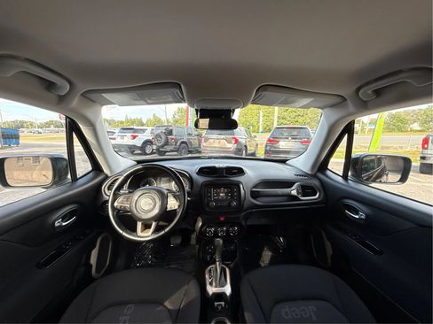 Used 2017 Jeep Renegade Latitude AWD/4WD image 25