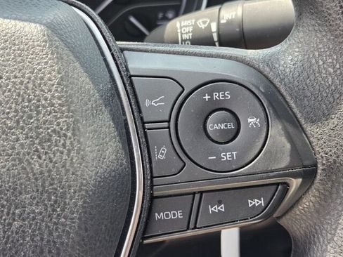 Used 2019 Toyota Camry LE FWD image 23