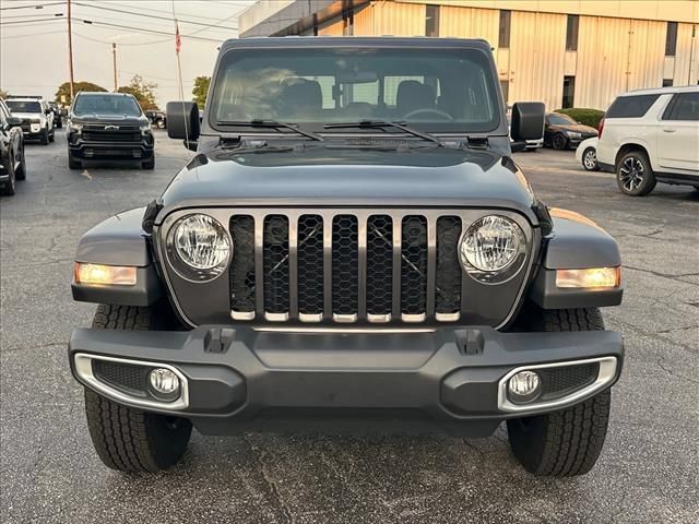 Used 2023 Jeep Gladiator Sport AWD/4WD image 4