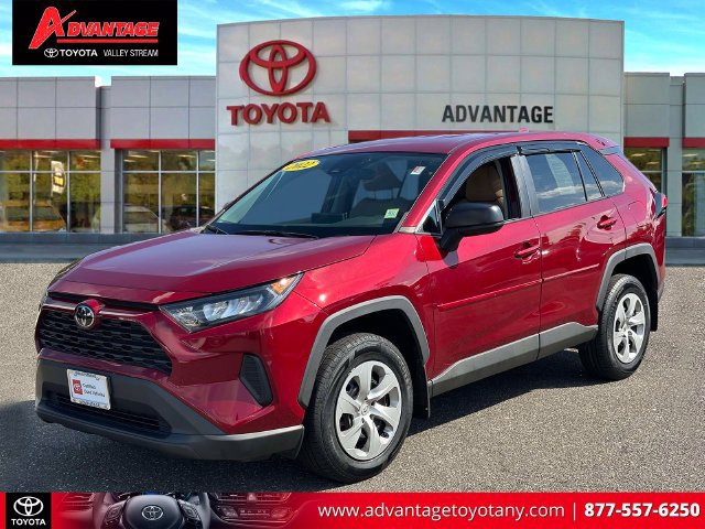 Used 2022 Toyota RAV4 LE AWD/4WD image 4