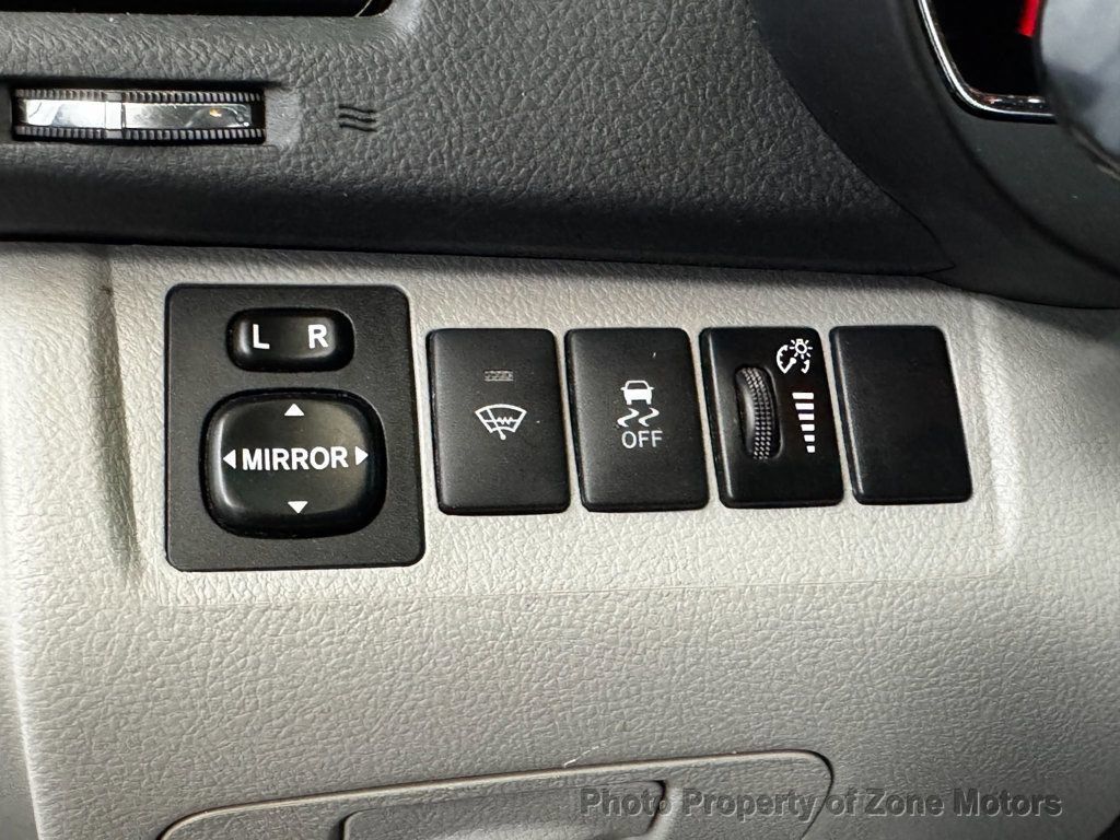 Used 2011 Toyota Highlander 4WD w/ Tow Pkg image 30