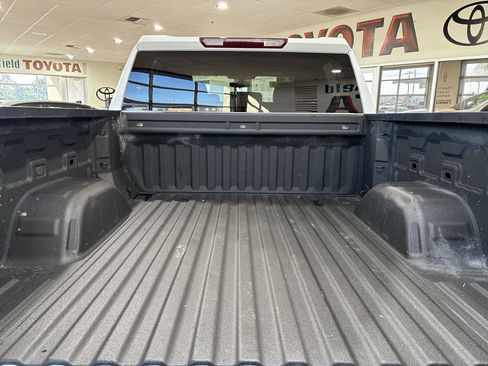 Used 2022 Chevrolet Silverado 1500 Custom image 23