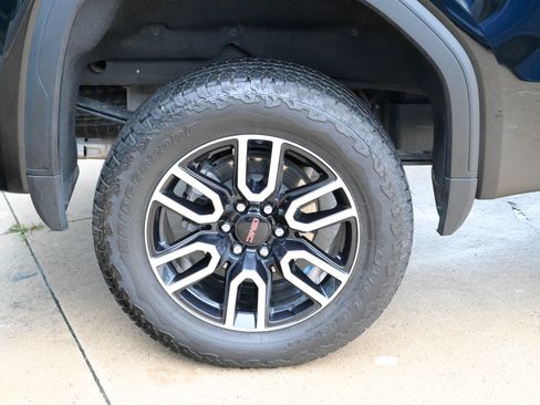 Used 2026 GMC Sierra 1500 AT4 w/ AT4 Preferred Package AWD/4WD image 11