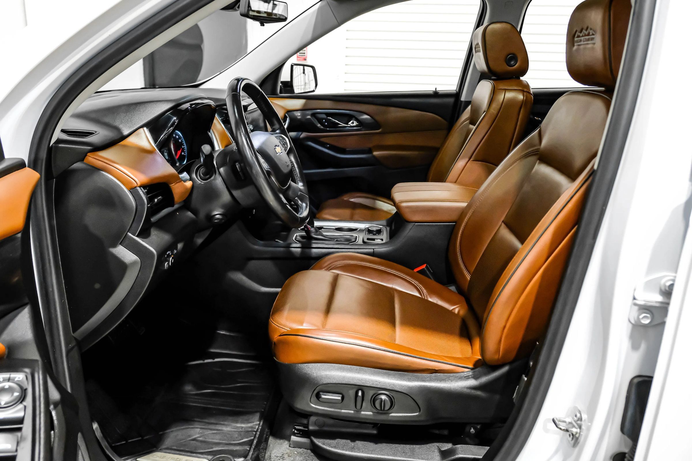 Used 2019 Chevrolet Traverse High Country w/ LPO, Floor Liner Package AWD/4WD image 19