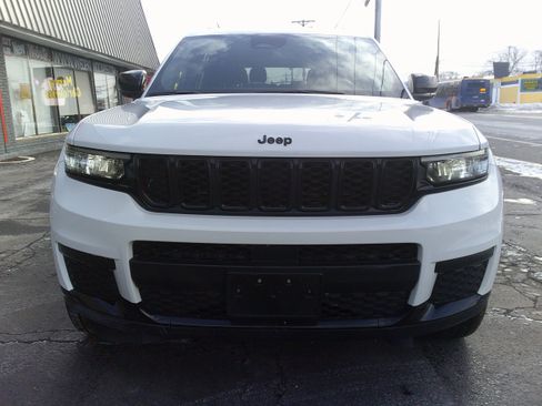 Used 2022 Jeep Grand Cherokee L Laredo image 9