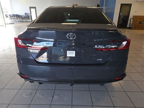 Used 2025 Toyota Camry SE image 7