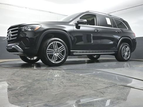 Used 2026 Mercedes-Benz GLS 450 4MATIC image 36