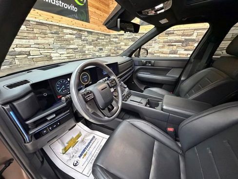 Used 2024 Hyundai Santa Fe Calligraphy AWD/4WD image 9