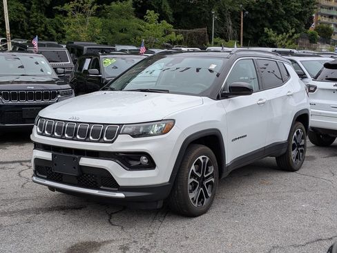 Used 2022 Jeep Compass Limited AWD/4WD image 2