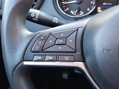 Used 2019 Nissan Rogue S image 20