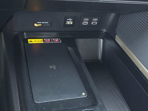Used 2025 Toyota Camry SE FWD image 21