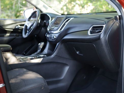 Used 2020 Chevrolet Equinox LT FWD image 28