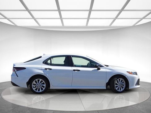 Used 2024 Toyota Camry LE FWD image 2