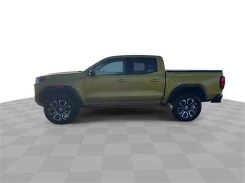 Used 2023 GMC Canyon AT4 w/ AT4 Premium Package image 5