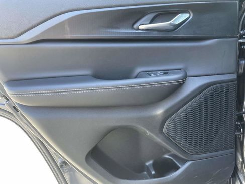 Certified 2025 Jeep Grand Cherokee Laredo w/ Trailer Tow Package image 25