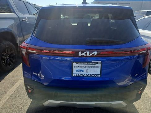 Used 2024 Kia Seltos LX AWD/4WD image 7