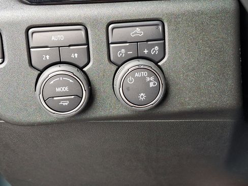 New 2025 Chevrolet Silverado 1500 LT w/ Convenience Package II image 28