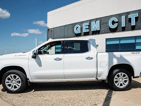 Used 2023 Chevrolet Silverado 1500 LTZ image 2