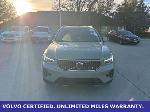 Certified 2025 Volvo XC40 B5 Core image 2